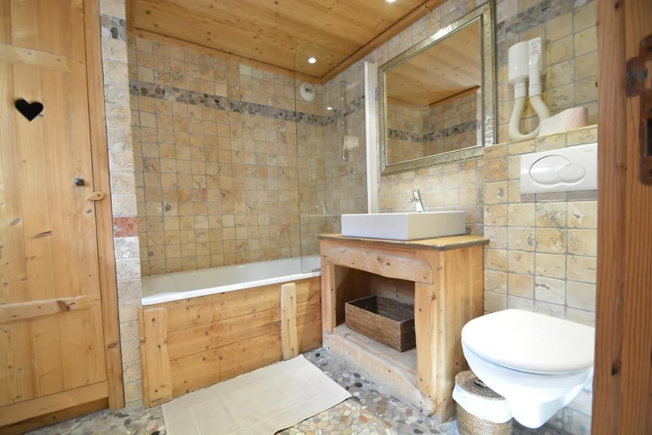 Chalet Les Trois Coeurs Meribel 0*,