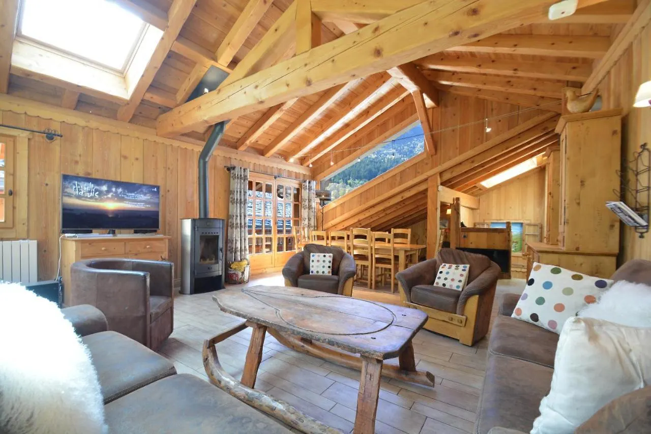 מריבל Chalet Les Trois Coeurs