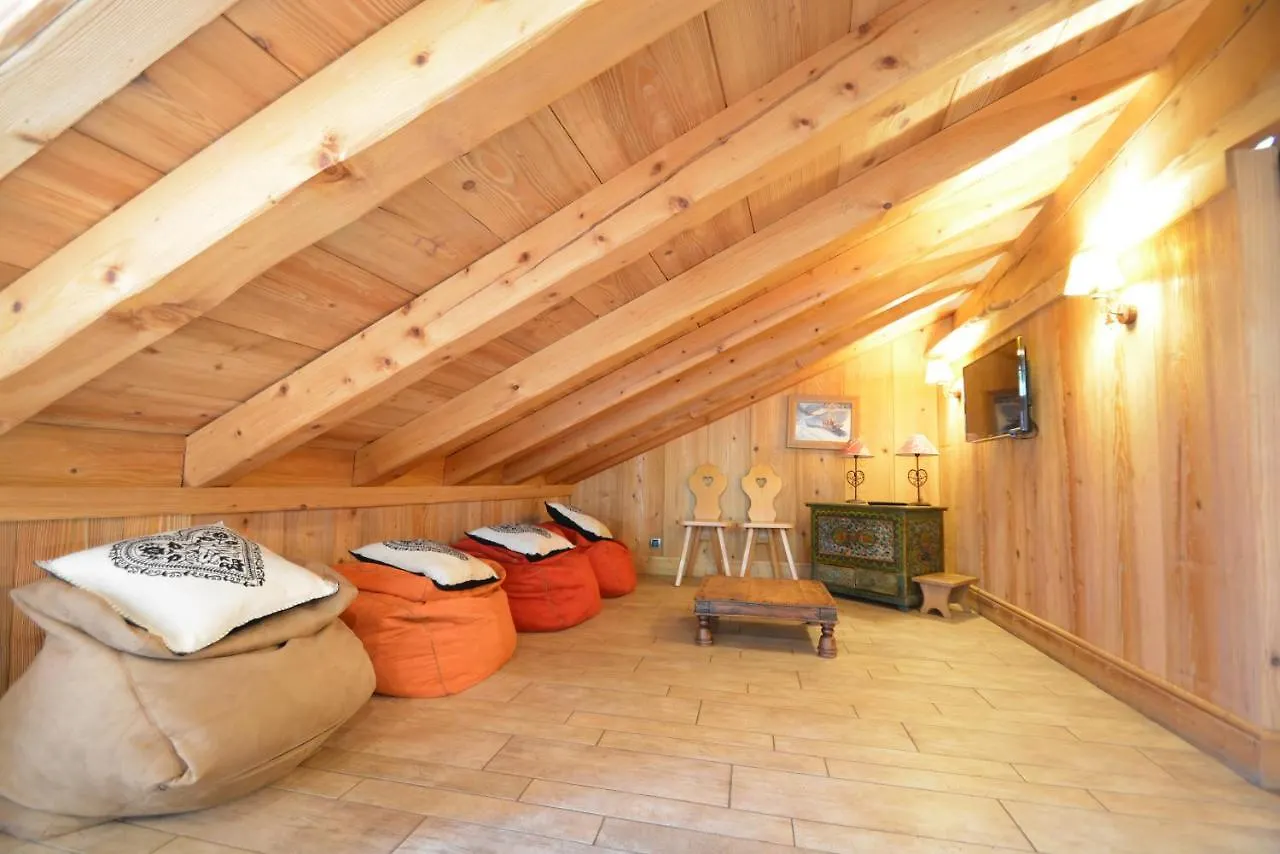 מריבל Chalet Les Trois Coeurs